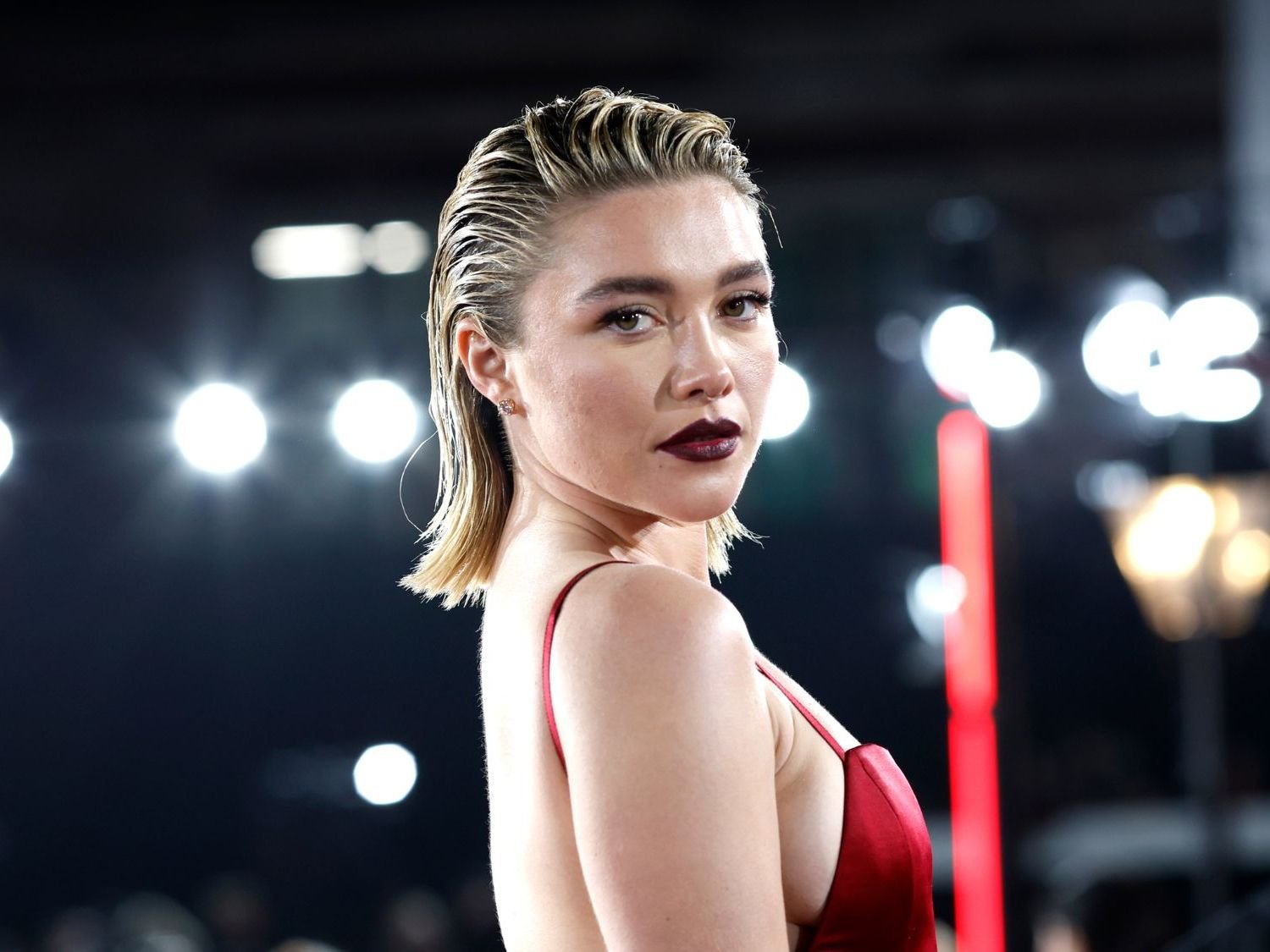 Florence Pugh Height in Feet and CM: Real Height, Weight, Age, Career & Personal Life