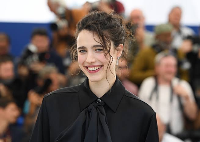 Margaret Qualley Height: How Tall Is She? Real Height, Age, Career, Family, Husband & Facts